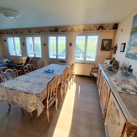 Maison Familiale Spacieuse Avec Jardin, Terrasse Ensoleillee Et Parking A - Fr-1-672-18 *
